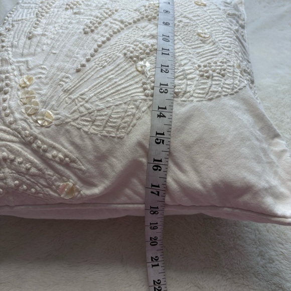 Pottery Barn Cream White Embroidered Shell Pattern Throw Pillows & Inserts Pair - Picture 12 of 12